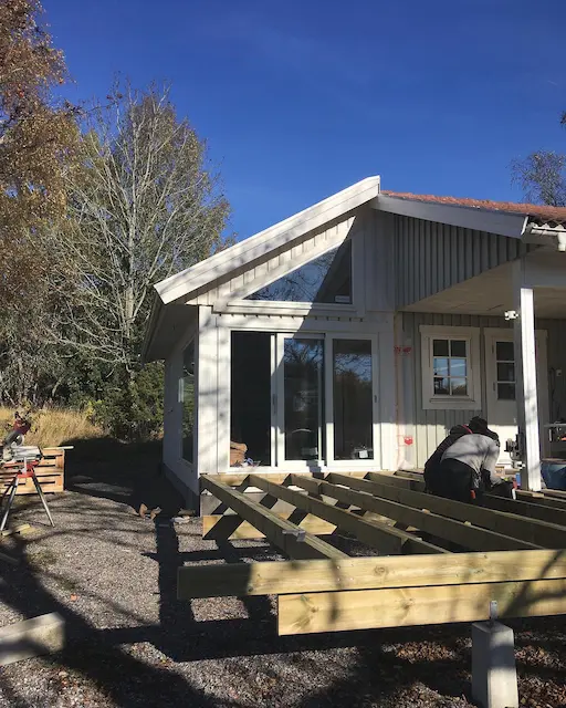 Bygge av altan på fritidshus